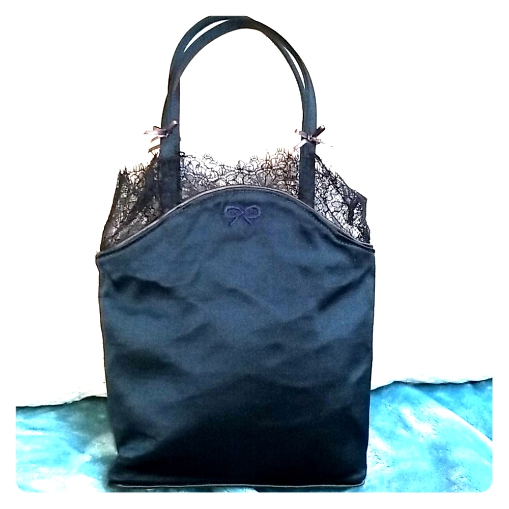 😍FLASH SALE😍 Cute Vintage Anya Hindmarch Bag
